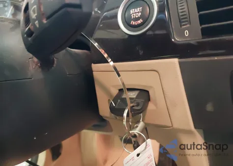 2011 BMW 328I z USA, uszkodzony, nr VIN WBAPH7C50BE676796